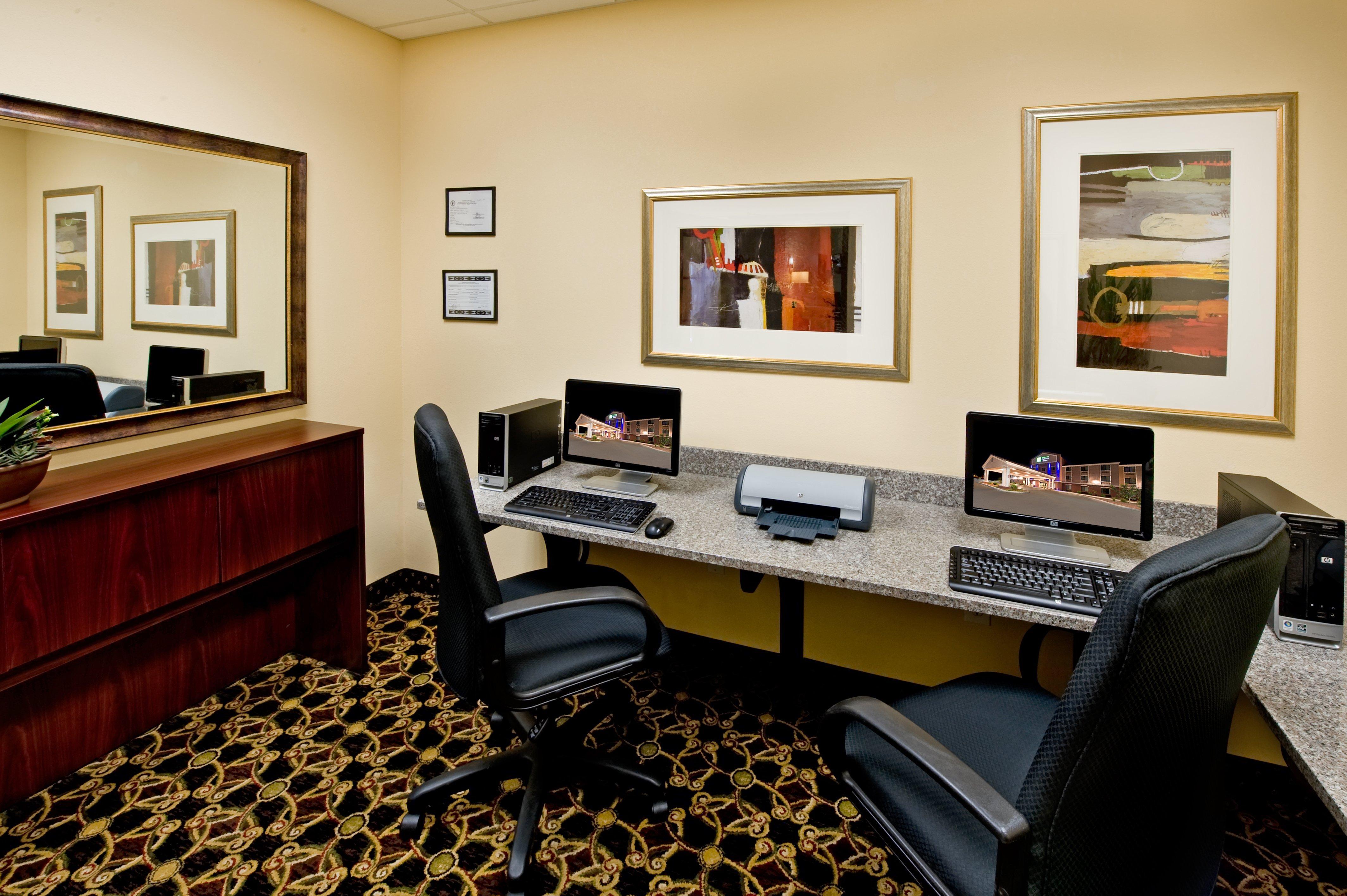 Holiday Inn Express & Suites Уиллкокс Экстерьер фото